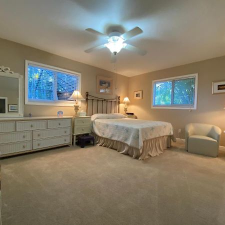 This Homestay Oasis Is The Cape'S Best Place To Stay Cape Coral Eksteriør bilde