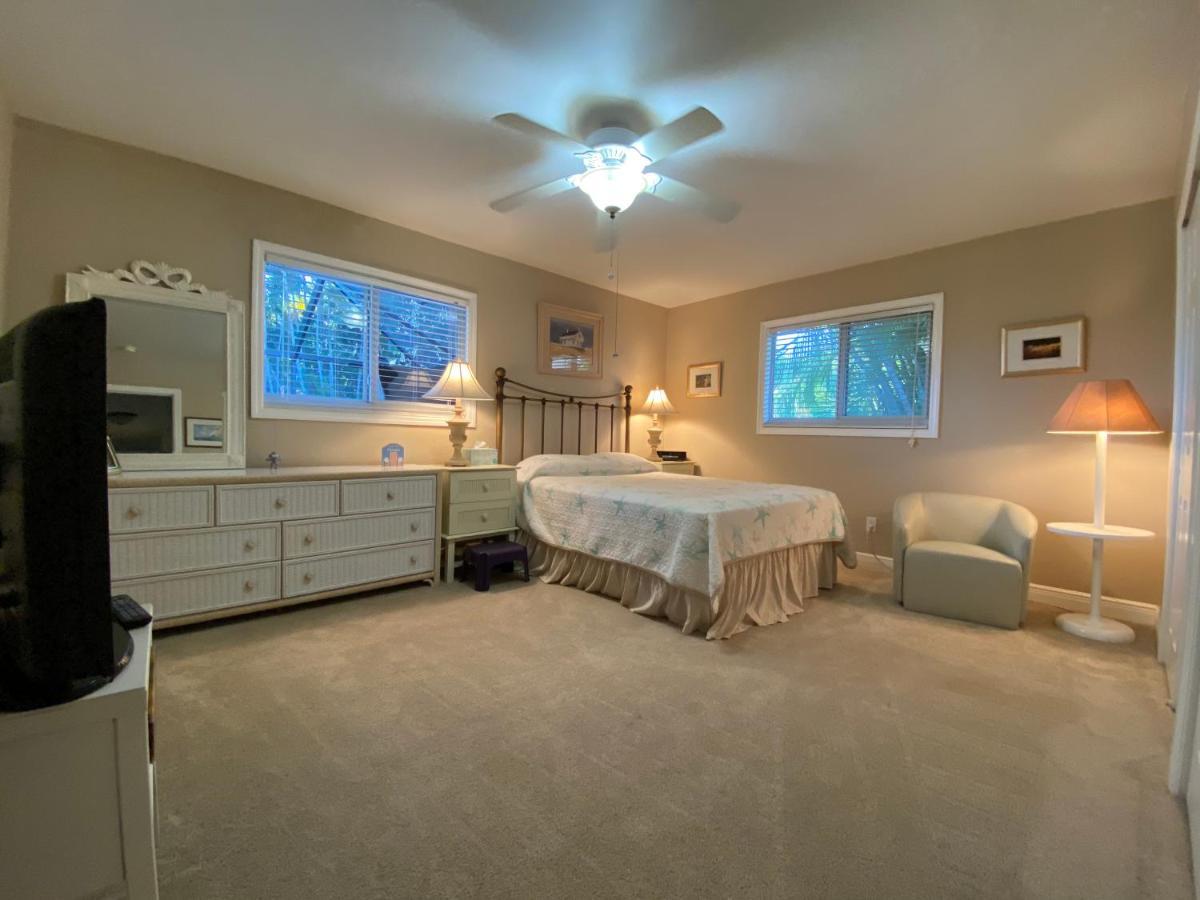 This Homestay Oasis Is The Cape'S Best Place To Stay Cape Coral Eksteriør bilde