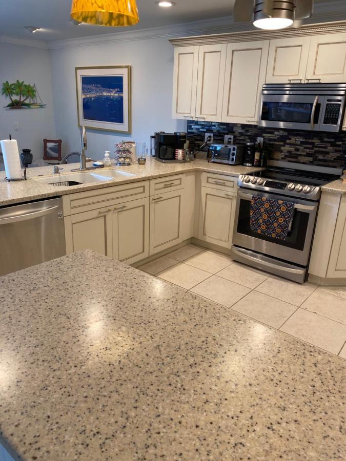 This Homestay Oasis Is The Cape'S Best Place To Stay Cape Coral Eksteriør bilde