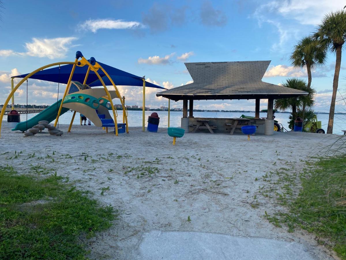 This Homestay Oasis Is The Cape'S Best Place To Stay Cape Coral Eksteriør bilde