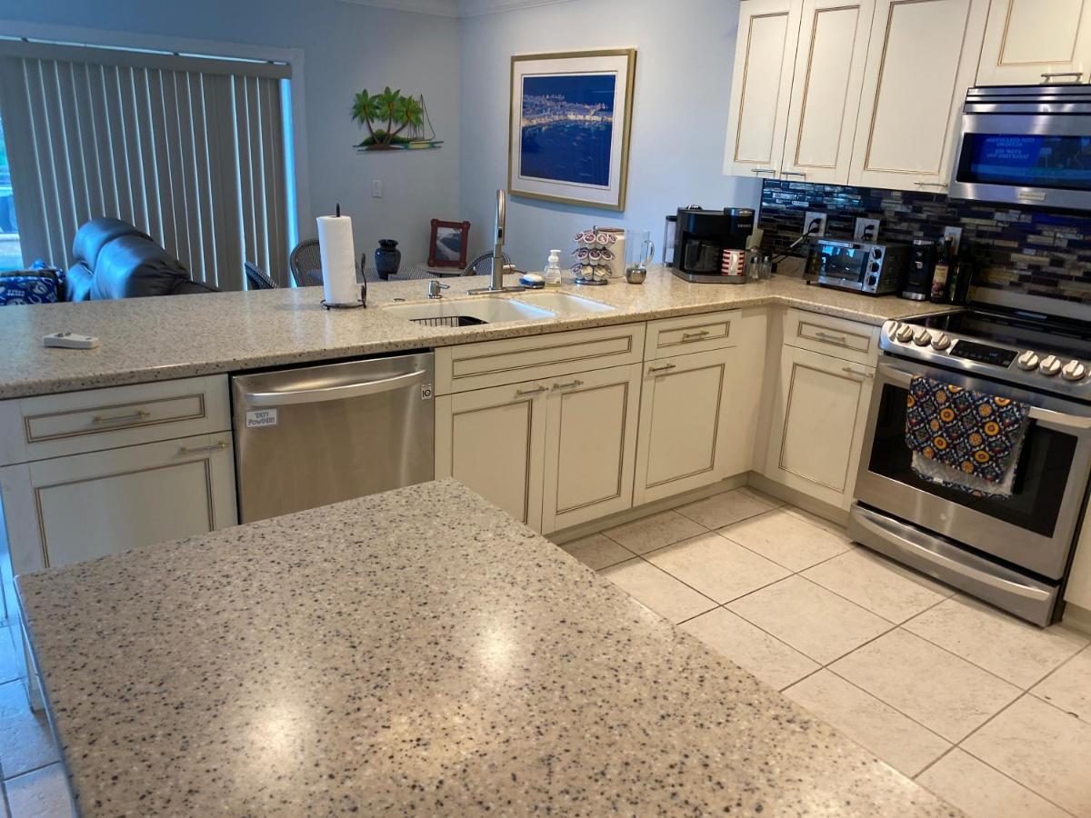 This Homestay Oasis Is The Cape'S Best Place To Stay Cape Coral Eksteriør bilde